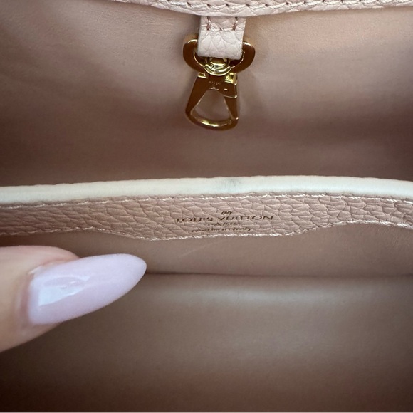 Louis Vuitton Capucines BB - Rose Trianon / Greige - Picture 13 of 17